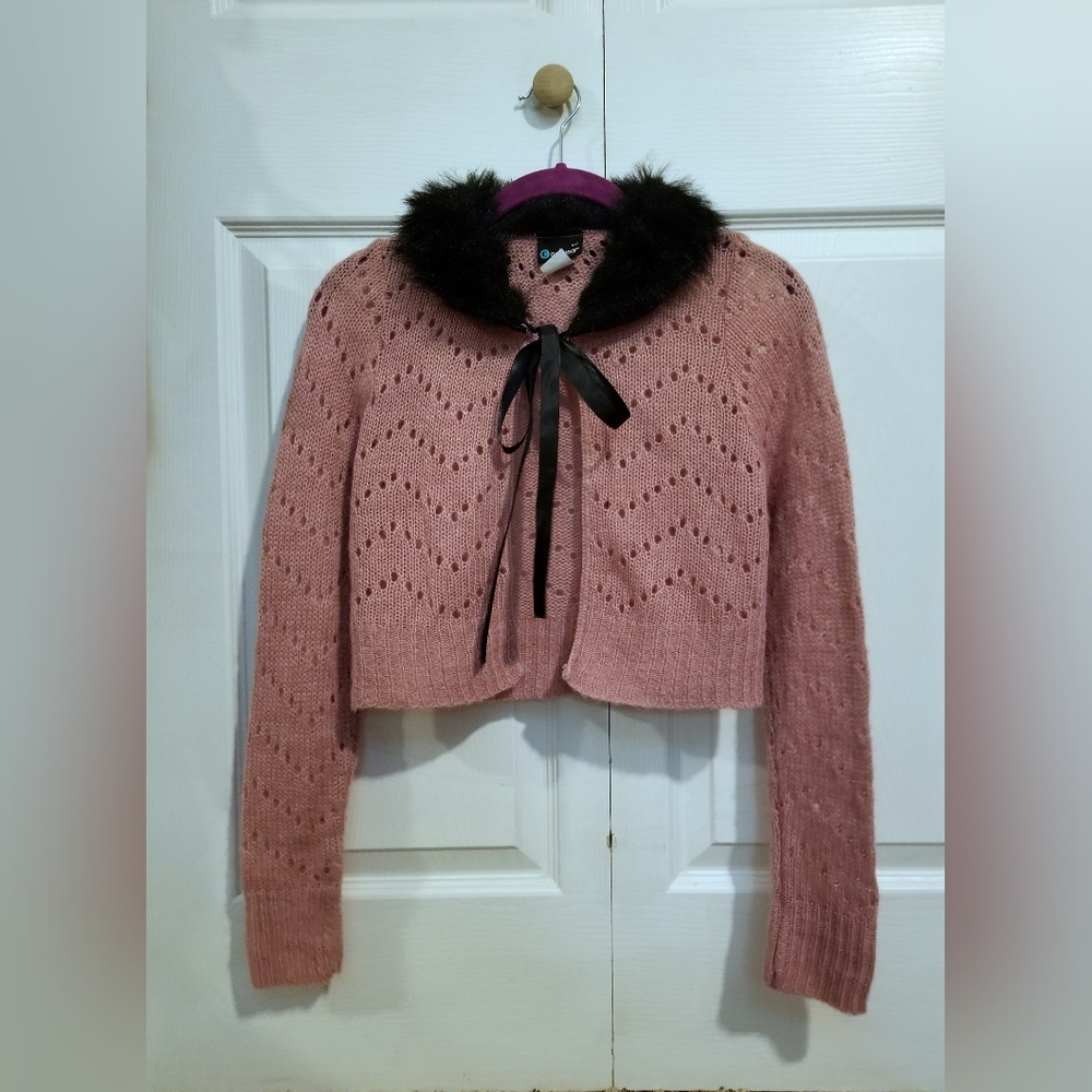 Vintage/Y2K Mauve and Black Faux Fur Knit Cropped Shrug/Cardigan Sweater